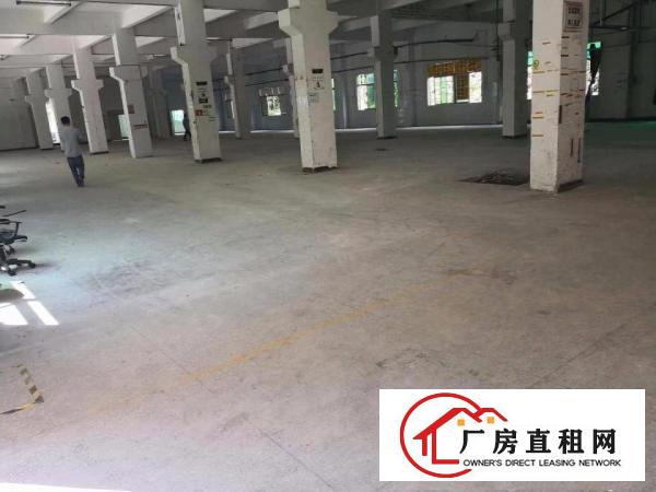 
		平湖鹅公岭主干道1760平方二楼，5吨电梯，适合小汽车仓库等
	