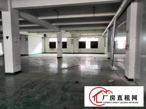 
		平湖华南城附近厂房出租，租金29元，一楼厂房。
	