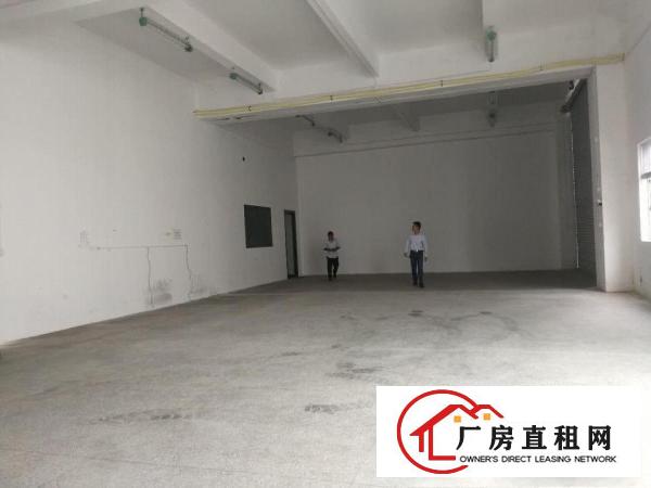 
		龙胜地铁口附近电商园现有现成装修560平一楼可分租
	