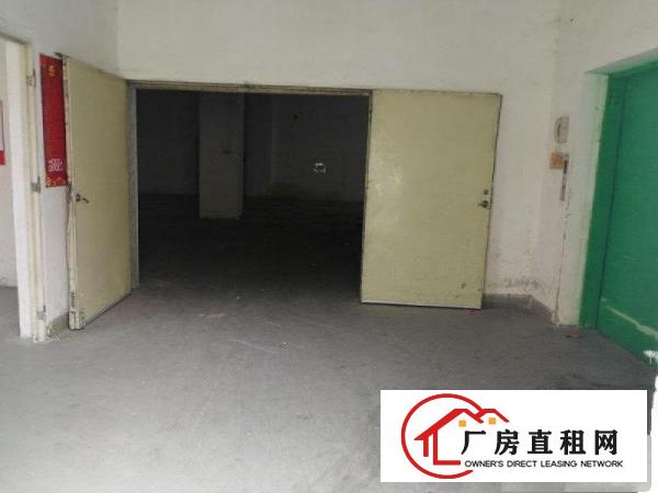 
		南山西丽大磡科技园1200平可分租服装加工仓库摄影
	