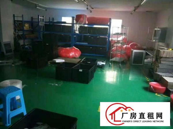 
		福永站紧邻宝安大道旁楼上2300平高新厂房，可分租
	