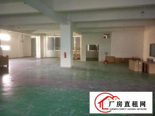 
		平湖富民工业区2楼实业客转租1200平米带装修招租
	