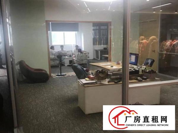 
		平湖华南城附近厂房全新装修500平米招租
	