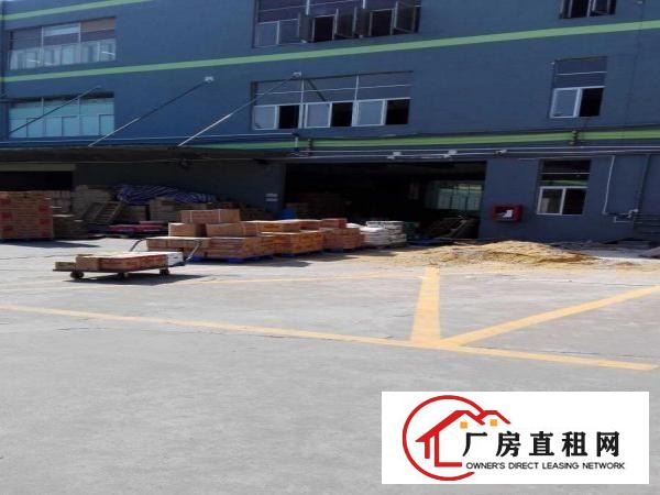 
		平湖白泥坑新出一楼，楼上小面积厂房，冷库出租，100平方起租
	
