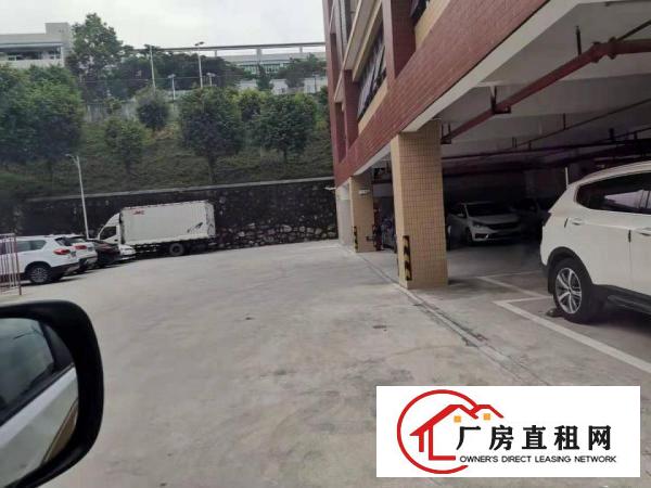 
		龙岗区平湖街道，4200平方，一楼物业房东直租，可整租可分
	