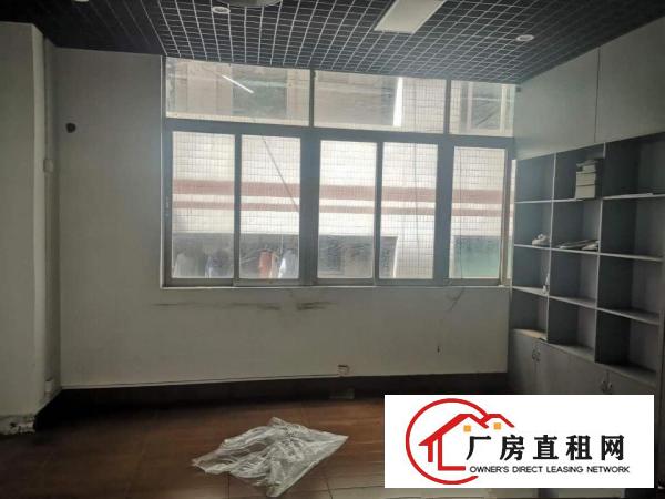
		新出！辅城坳工业区新出楼上750平方厂房，招工零压力！
	