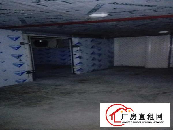 
		平湖白泥坑海吉星附近冷库，配送厂房出租，50平方起租
	