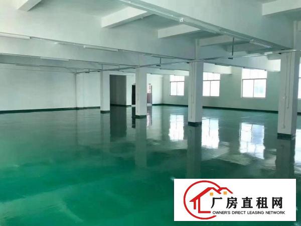 
		平湖鹅公岭三楼1560平对外急租交通方便
	