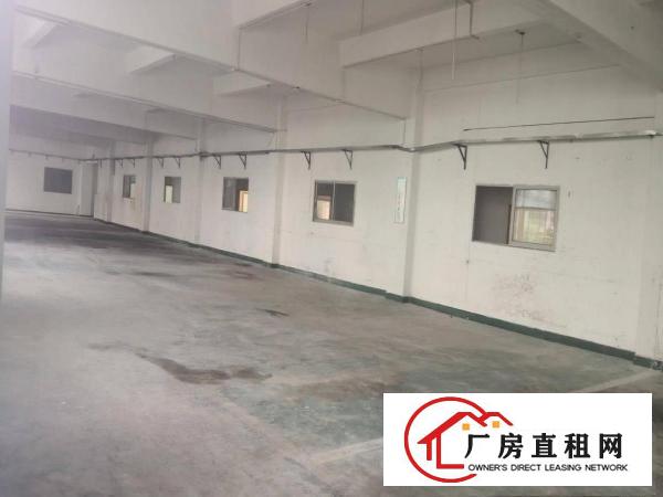 
		平湖华南城旁三楼500平米厂房出租租金适合小型加工或仓库
	