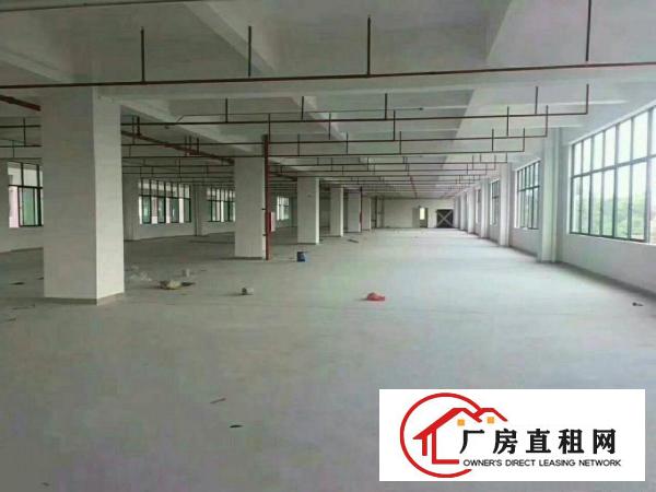 
		平湖辅城坳一楼1500平对外急租交通方便
	