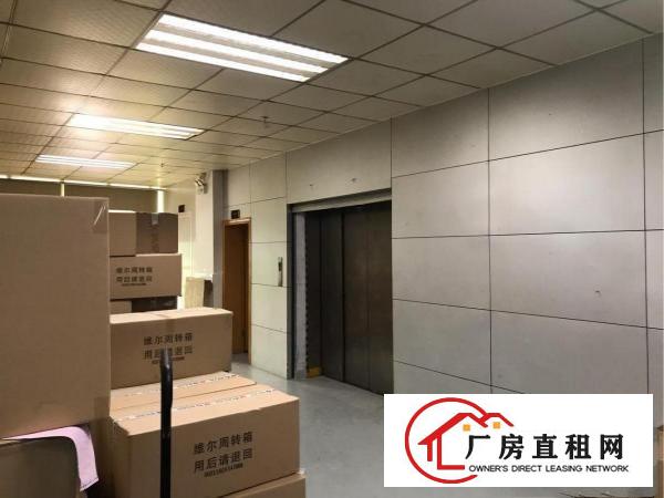 
		富民工业区形象大楼二楼1100带装修招租
	