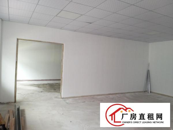 
		平湖广场附近小面积厂房招租，300平方，价格实惠
	