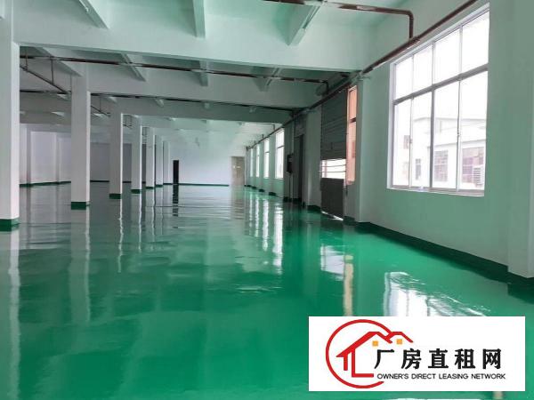 
		平湖华南城南门附近一二楼2900平厂房急租可分租
	