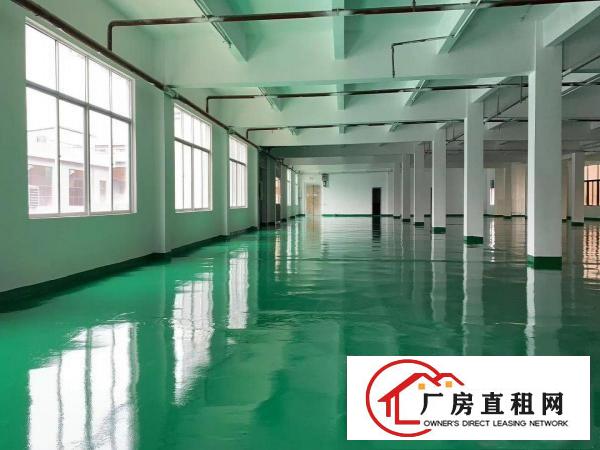 
		平湖华南城南门附近一二楼2900平厂房急租可分租
	