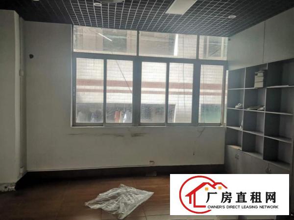 
		新出！辅城坳工业区新出楼上750平方厂房，招工零压力！
	