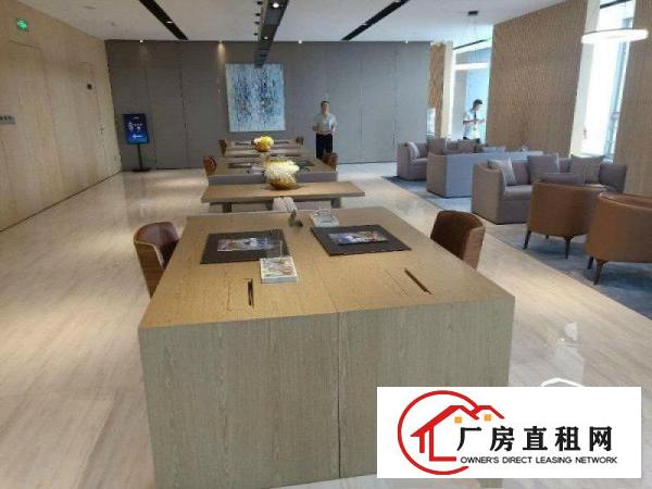 
		平湖华南城旁地铁口带装修家具办公室出租3吨货梯卸货平台
	