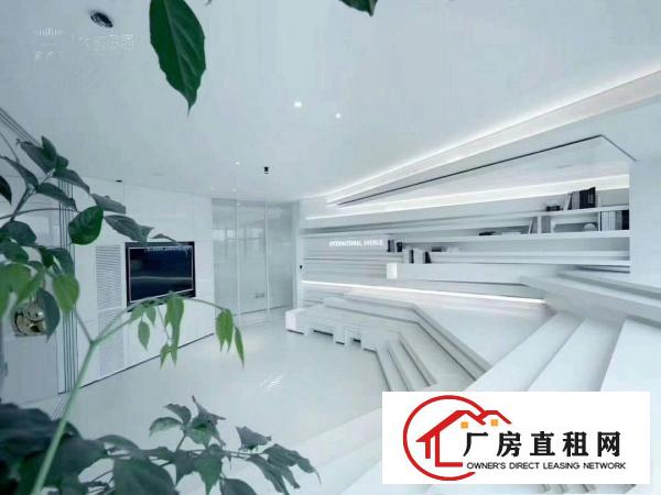 
		平湖原房东3万平米商业综合体出租有红本手续齐全！靠近地铁口！
	
