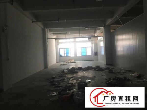 
		平湖辅城坳工业楼上800平米有装修厂房出租可分租形象好易招工
	