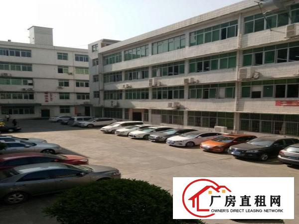 
		平湖山厦新出2楼620平，现场装修空地大有货梯有宿舍
	