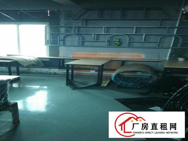 
		布吉丹竹头厂房、仓库低价出租，带有空调、网络
	