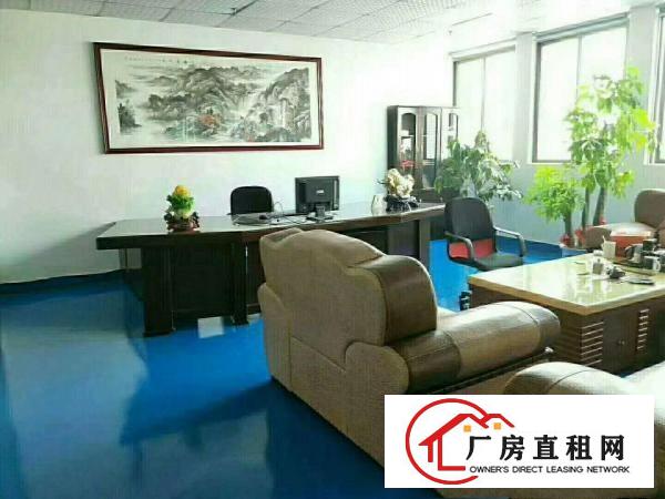 
		布吉布龙路边红本独院厂房出租8000平米带装修可分租
	