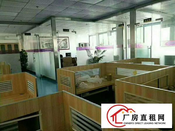 
		布吉布龙路边红本独院厂房出租8000平米带装修可分租
	