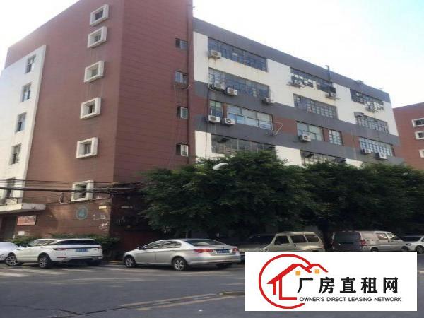 
		秀峰工业城半层650平租26元/平即租即用
	