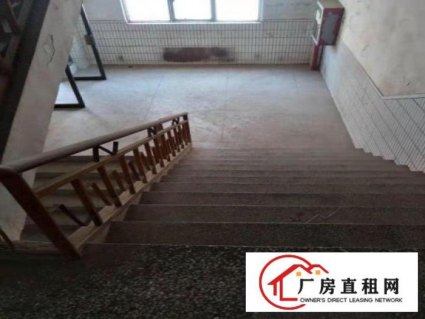 
		三联塘径工业园厂房4500平米（分租200平米起）
	