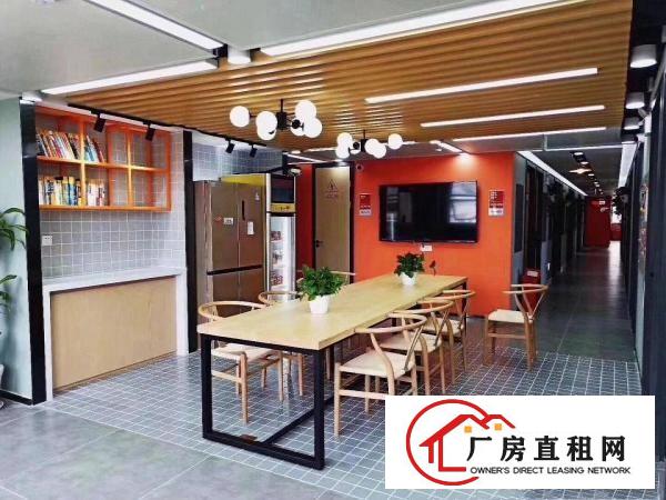 
		南岭创意园精装办公室，配备办公家私。六月底可入驻提前招租
	