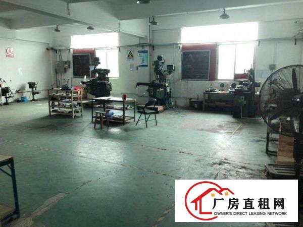 
		布吉布龙路边楼上整层1860平米可分租半层
	