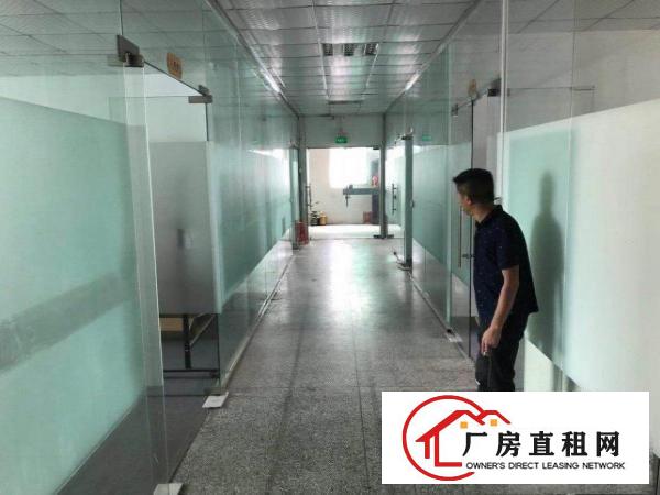 
		布吉布龙路边楼上整层1860平米可分租半层
	