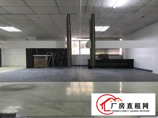 
		南湾画框做框厂房迦工168平，租4100元
	