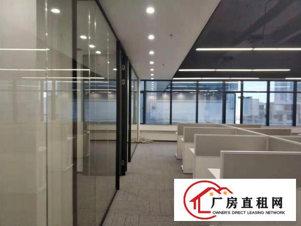 
		六约地铁站办公室电商仓库1580大小分租，租33元
	