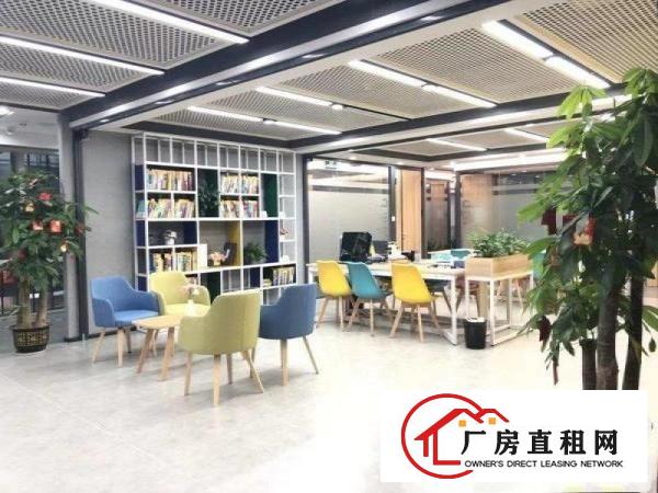 
		布吉200平办公室，方正户型带窗户，包水电费 红本
	