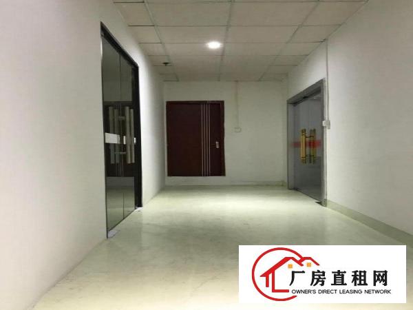 
		康桥花园厂房168平方，租金4100元，电商办公/画框迦工
	
