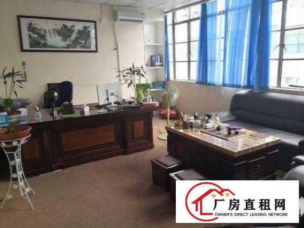 
		超低价出租布吉双地铁站办公室京南工业区装修靓设置齐全拎包入住
	