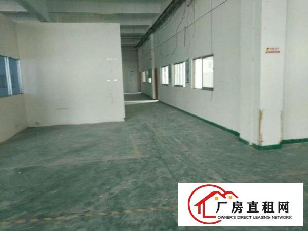 
		出租布吉大芬楼上标准厂房1000平现成办公室
	