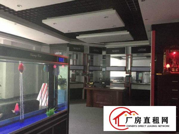 
		出租布吉布吉街经典单一层标准厂房700平方高6.5米精装修
	