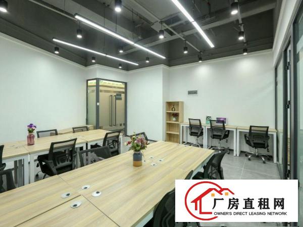 
		布吉南岭办公室日2.9/平起，交通便利，欢迎来电咨
	