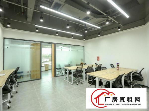 
		布吉南岭办公室日2.9/平起，交通便利，欢迎来电咨
	