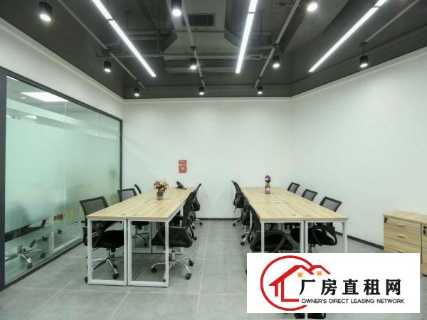 
		100多平可容纳20人办公可放货做仓库厂房出租，费用全包
	