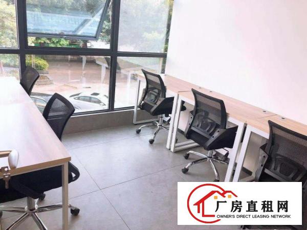 
		个人！布吉豪装办公室，全新装修配家私出红本
	