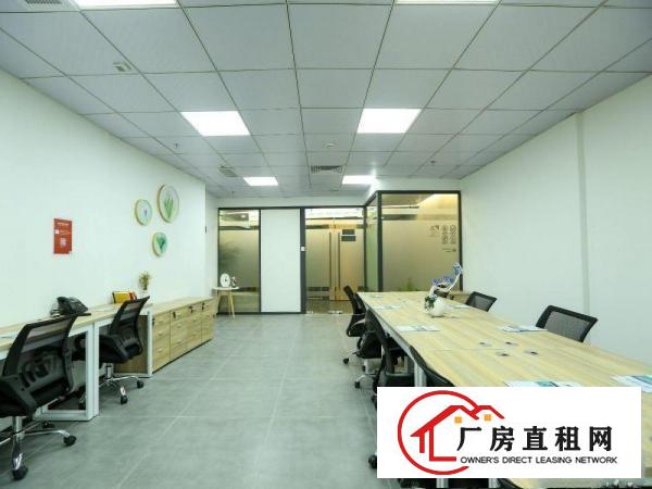 
		布吉（地铁口、精装修、配家私）100平方写字楼招租可注册
	