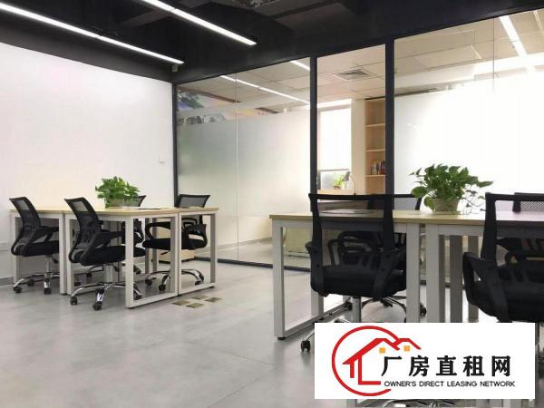 
		布吉南岭办公室出租，家私网络全包
	