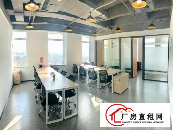 
		布吉百鸽笼办公室出租，家私网络全包
	