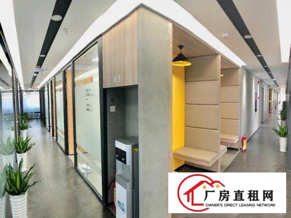 
		布吉百鸽笼办公室出租，家私网络全包
	