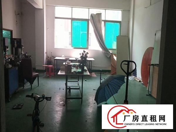 
		丽湖靠地铁。靠高速厂房300平米
	