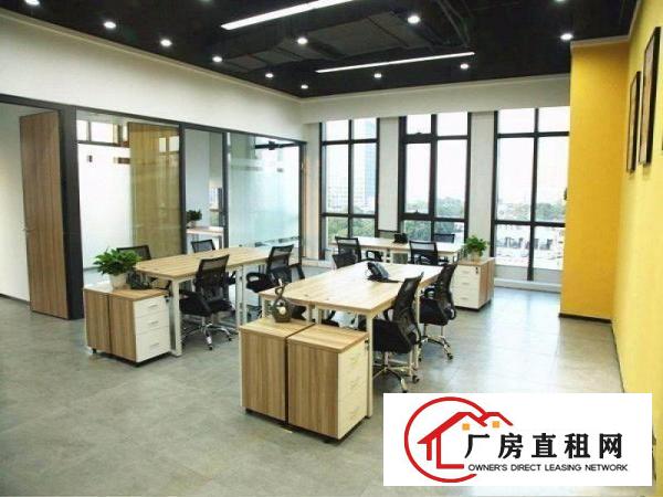
		布吉办公室出租两个隔间员工区20人办公
	