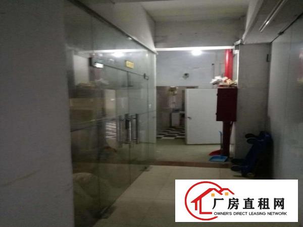 
		出租厂房布吉南岭近地铁口
	