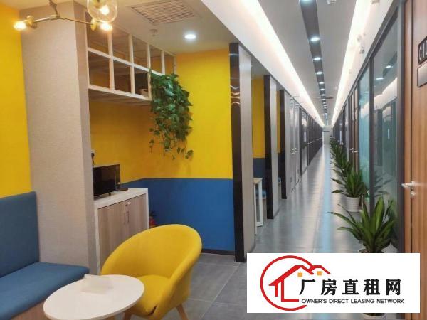 
		办公室精装出租，配套办公桌椅低至880元
	